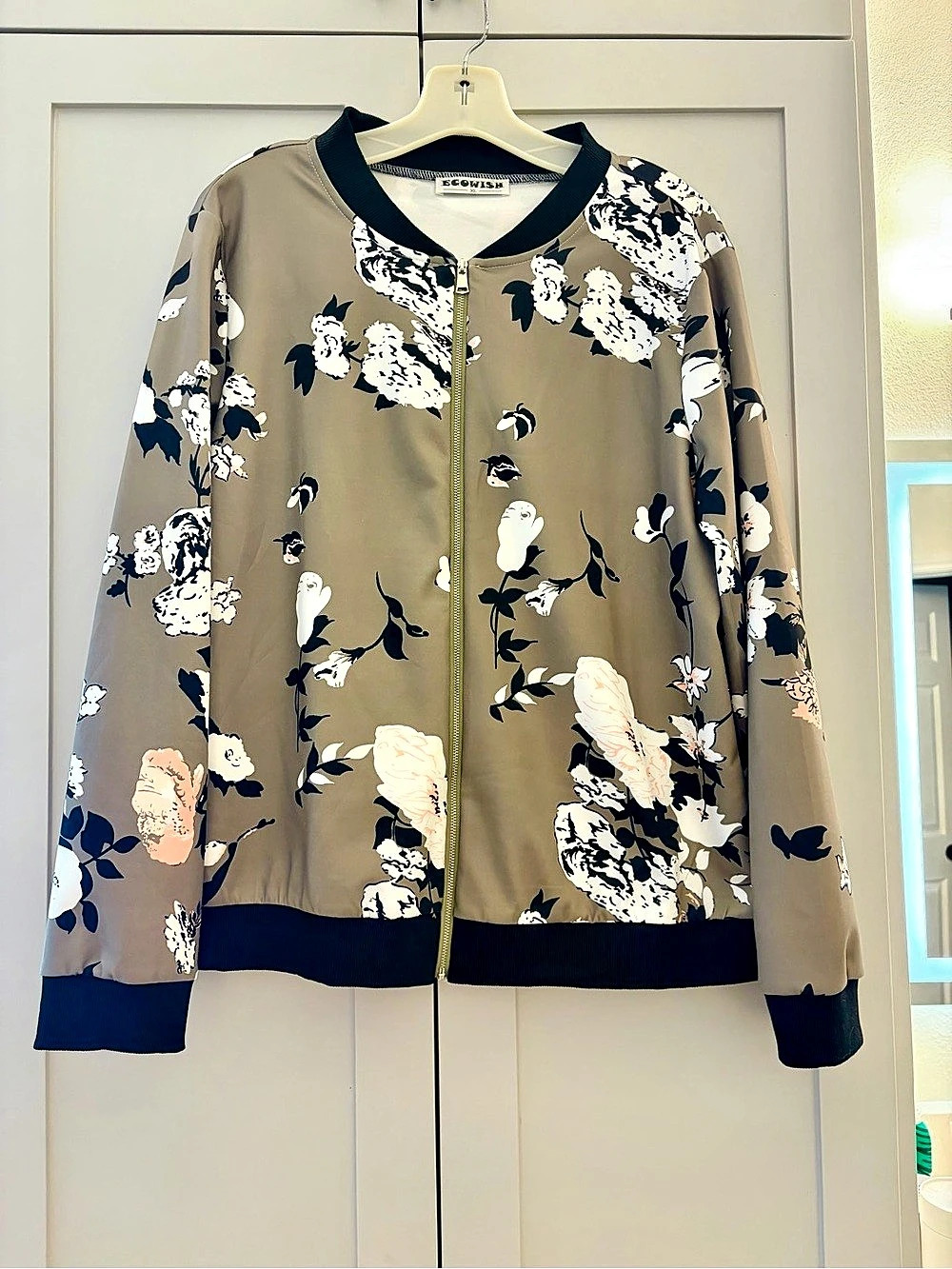 Floral Bomber Jacket in Olive Green, Black & White XL